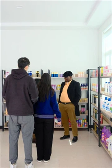 Āfrikas klienti, kas apmeklē: jaunas sadarbības nodaļas atklāšana